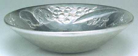 Fruit (Armetale, Hollowware) Medium Round Vegetable Bowl