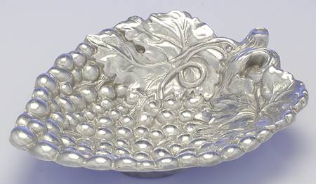 Garden Path Grapes (Armetale, Hollowware) Medium Bon Bon Bowl
