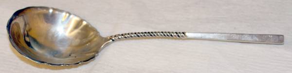 WDS26 (Sterling) Large Solid Berry/Casserole Spoon
