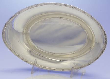 834 (Sterling, Hollowware) 10" Bread Tray