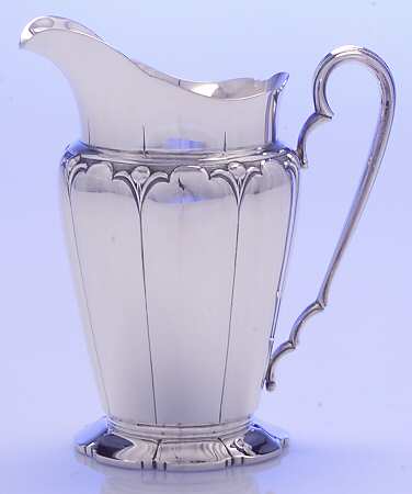 Lotus (Sterling, Hollowware, Scallop Base) Creamer