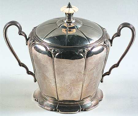 Lotus (Sterling, Hollowware, Scallop Base) Sugar Bowl & Lid