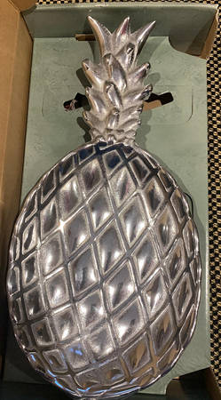 Pineapple Passion (Armetale, Hollowwware) by Wilton Armetale