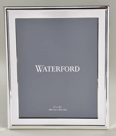 Classic (Silverplate, Hollowware) Frame-Holds 8" X 10" Picture