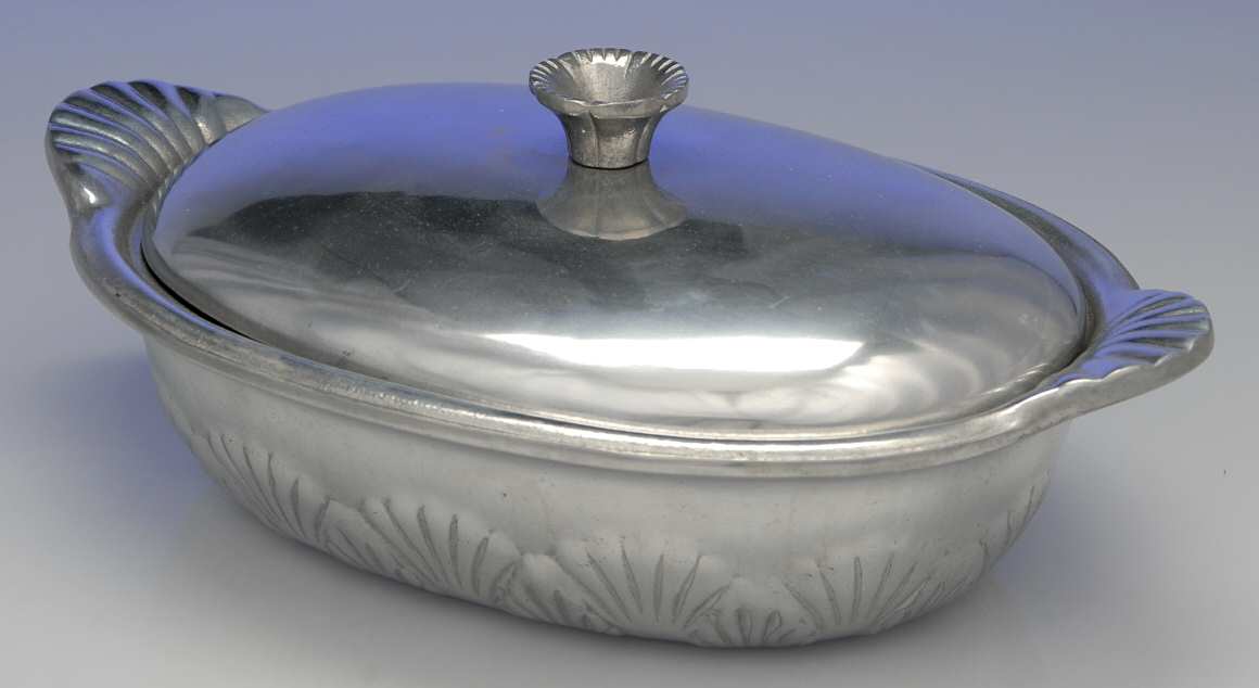 Scallop Handle (Hollowware) Oval Covered Casserole