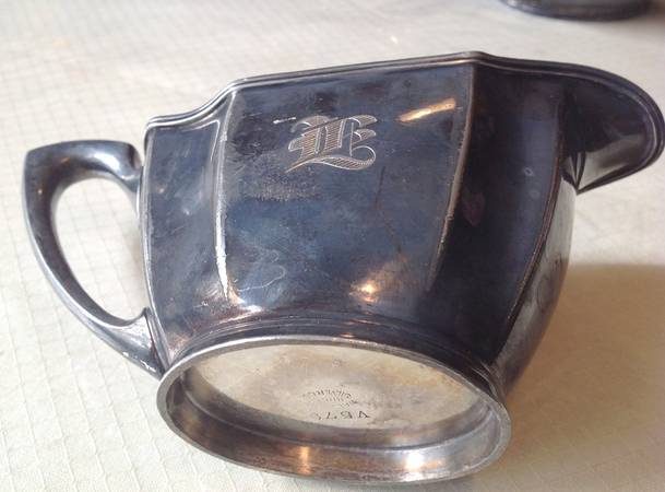 V579 (Silverplate, Hollowware) Creamer