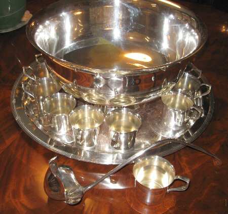 H22514 (Silverplate, Hollowware) Punch Set (Bowl, Ladle and 12 Cups)
