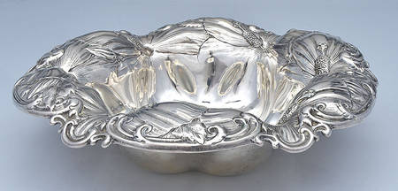 6545 (Sterling, Hollowware) 12" Round Pedestal Centerpiece