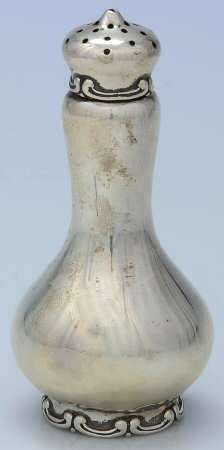 Louis XV (Sterling, 1891, Hollowware) Pepper Shaker