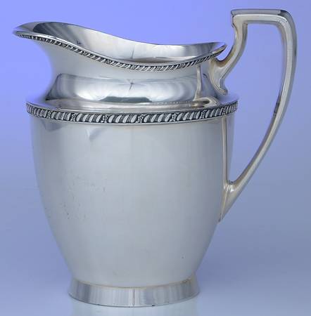 M201 (Silverplate, Hollowware) 56 Oz Water Pitcher