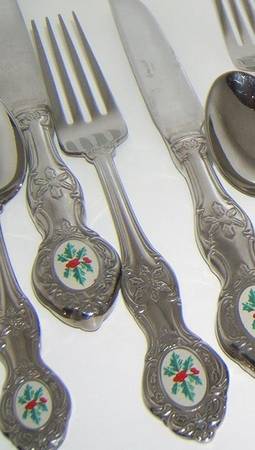 Christmas Holly (Stainless) by Wallace Silver