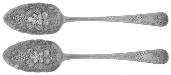 WZB2 (Sterling) (Set/2) Solid Berry/Casserole Spoon w/Raised Bowl