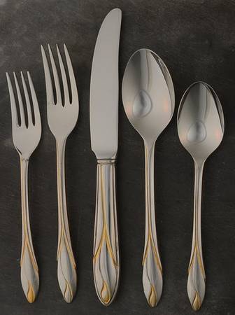 Iris Gold (Stainless) 5 Piece Place Setting