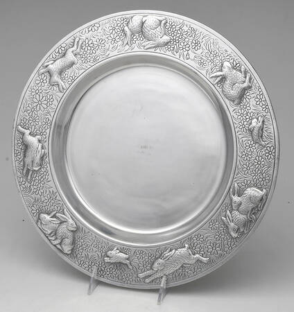 Bunnies (Aluminum, Hollowware) Metal Under Plate for Glass Casserole