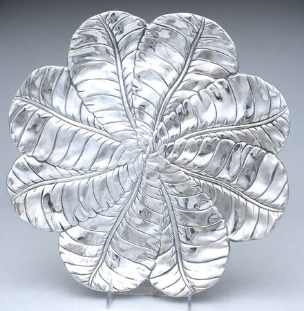 Aluminum Hollowware 14" Round 3 Toed Tray
