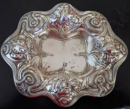 Fleur de Lis (Sterling, Hollowware) Sterling Bon Bon Bowl