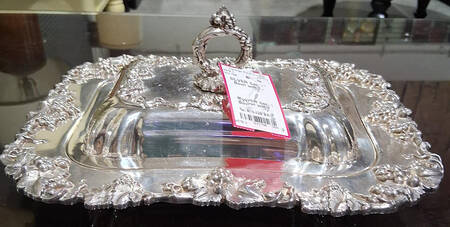 5610 (Silverplate, Hollowware) Rectangular Covered Vegetable
