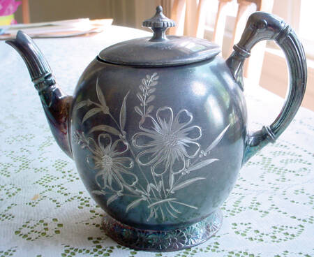 999 (Silverplate, Hollowware) Teapot