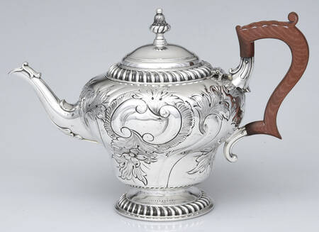 16 (Silverplate, Hollowware) Black Handle Teapot