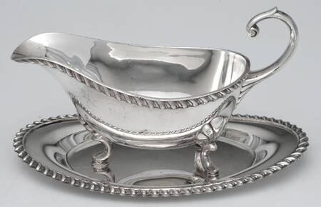 Silverplate Hollowware Gravy Boat & Underplate