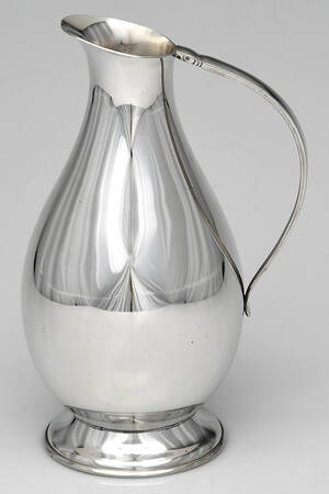 Pewter Hollowware Wine Decanter