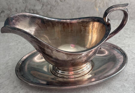 Colonial (Silverplate, Hollowware) Gravy Boat & Underplate