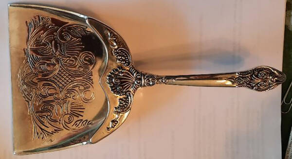 Baroque (Silverplate, Hollowware) Table Crumber & Brush Set