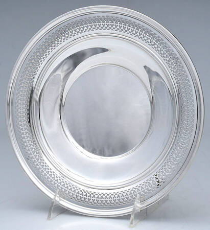 258 (Sterling, Hollowware) 9" Sandwich Plate