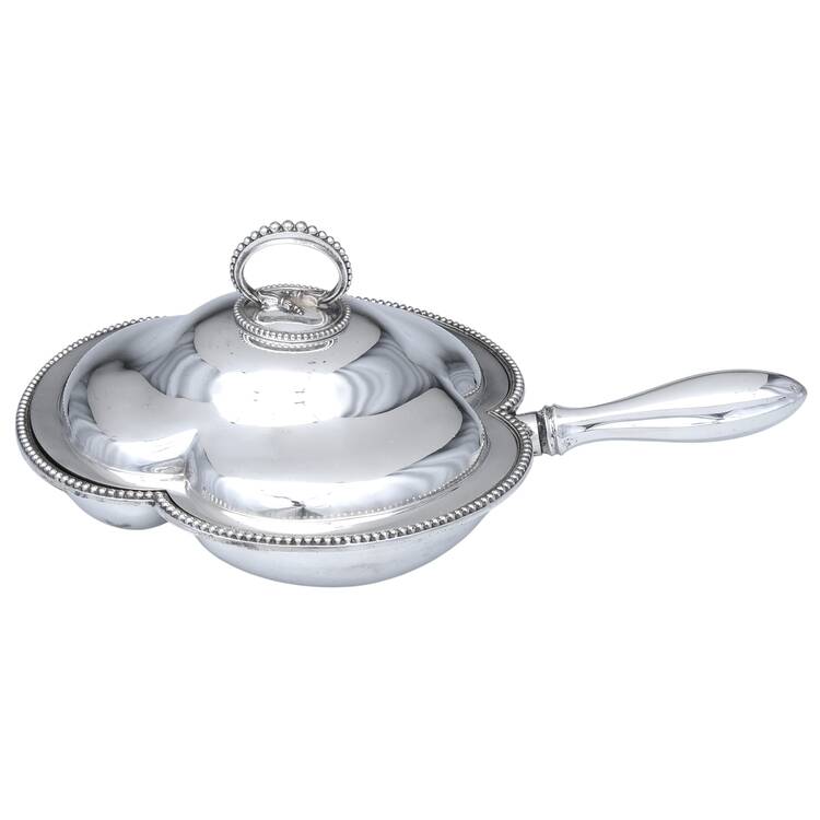 7006 (Silverplate, Hollowware) 3 Part Trefoil Divided Vegetable with Lid