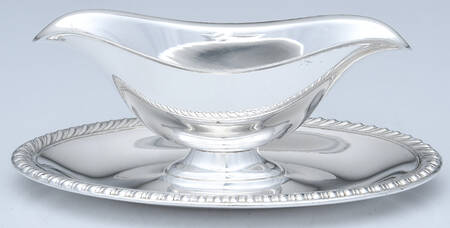 Castleton (Silverplate, Hollowware) Plated Gravy Boat with Attached Underplate