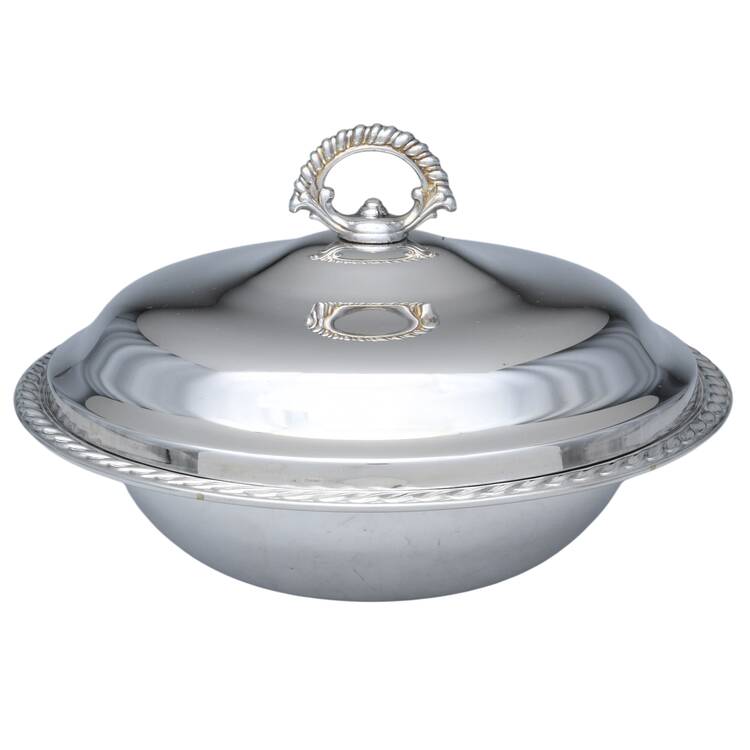 Castleton (Silverplate, Hollowware) Silverplate Round Covered Casserole by International Silver