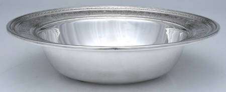 Wedgwood (Sterling, Hollowware, Geometric Base) 11" Round Vegetable