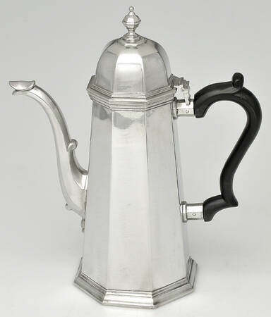 Williamsburg (Pewter, Hollowware) Black Handle Coffee Pot