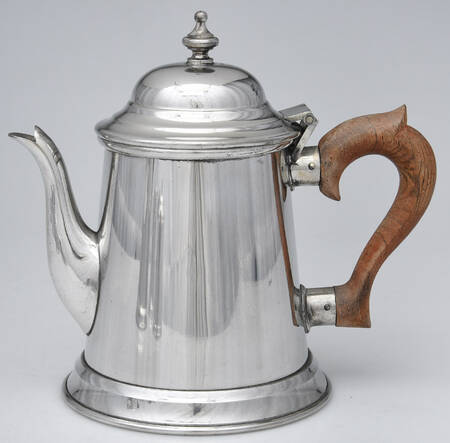Colonial (Pewter, Hollowware) Brown Handle Teapot