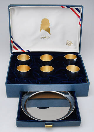 Jefferson Cup (Sterling, Hollowware) 6 pc Mini Jefferson Cup Set with Round Tray and Case