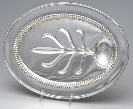 Queen Anne (Silverplate, Hollowwa Small Plated Footed Platter with Well
