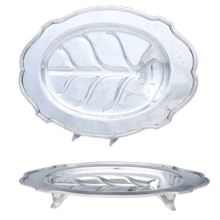 507 (Silverplate, Hollowware) Medium Plated Footed Meat Platter with Well