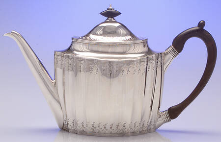 01090 (Sterling, Hollowware) Teapot