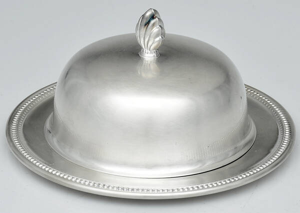 Jefferson (Silverplate, Hollowware) Round Covered Butter with Plastic Liner