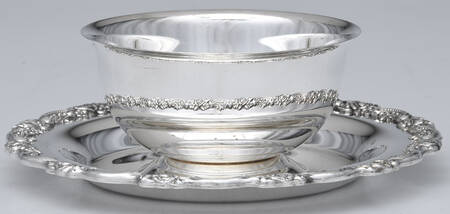 Du Maurier (Silverplate, Hollowware) Plated Gravy Bowl with Attached Underplate