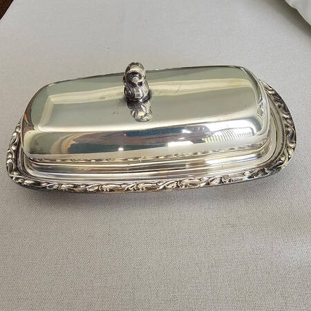 Carol (Silverplate, Hollowware) 1/4 Pound Covered Butter & Liner