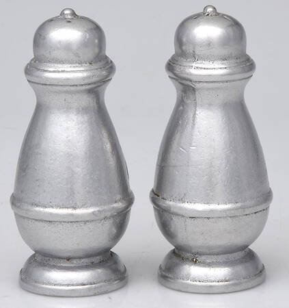 Cambridge Colonial-Pewter Hollowware Smooth Salt & Pepper Set