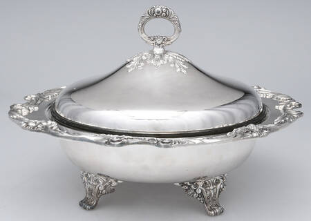 King Francis (Silverplate, Hollowware) Plated Round Covered Casserole with Glass