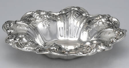 Francis I (Sterling, Hollowware, Reed&Barton, Dates) Medium Sterling Round Vegetable Bowl