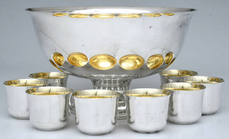 Silverplate Hollowware (9 Pc) Punch Set (Punch Bowl & 8 Punch Cups)