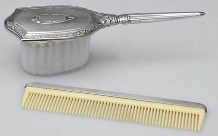S4P1 (Pewter, Hollowware) 2 Pc Girl Baby Brush & Comb Set