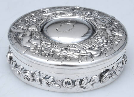 TIS113 (Sterling, Hollowware) Solid Powder Box & Lid