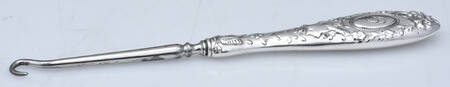 TIS113 (Sterling, Hollowware) Small Button Hook, Hollow Handle