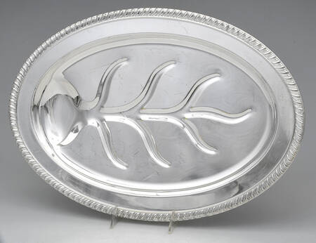 Silverplate Hollowware 18" 4 Toed Meat Platter with Well