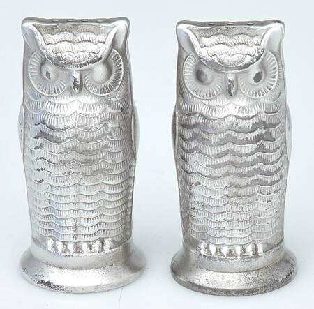 Pewter Hollowware Figurine Salt & Pepper